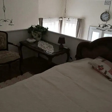 Unique Baroque Style Flat 아파트